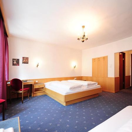 Hotel Krone Matrei am Brenner Eksteriør bilde