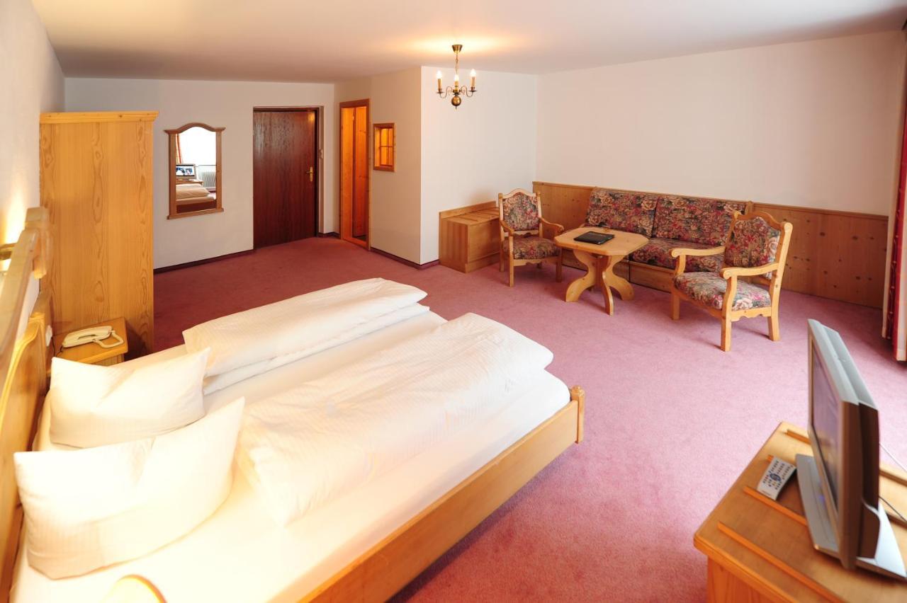 Hotel Krone Matrei am Brenner Eksteriør bilde