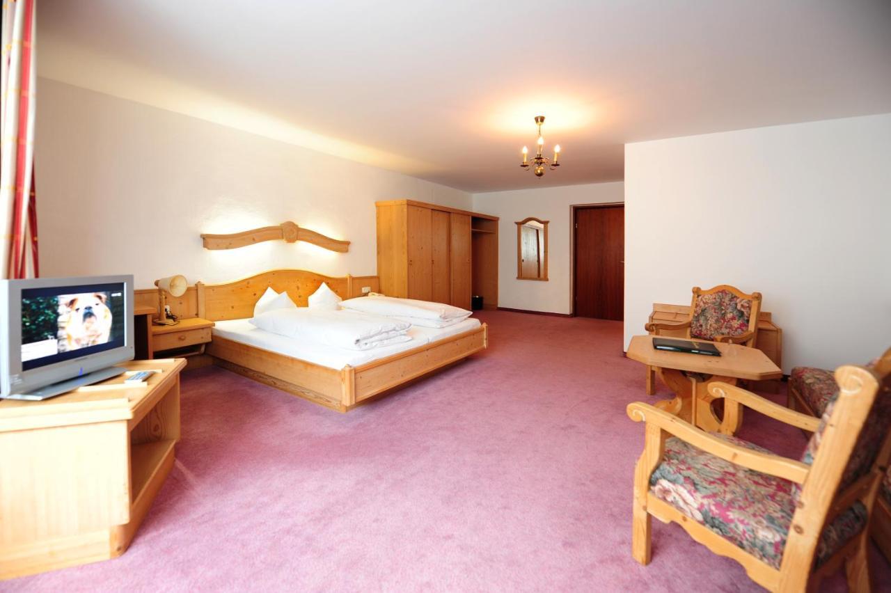 Hotel Krone Matrei am Brenner Eksteriør bilde