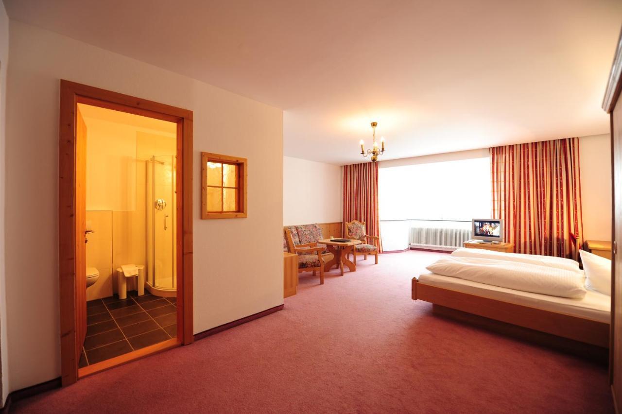 Hotel Krone Matrei am Brenner Eksteriør bilde