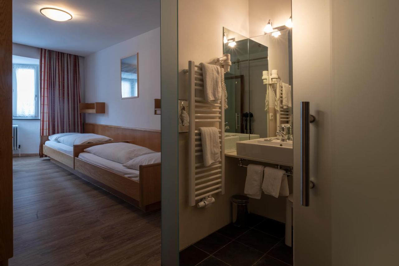 Hotel Krone Matrei am Brenner Eksteriør bilde
