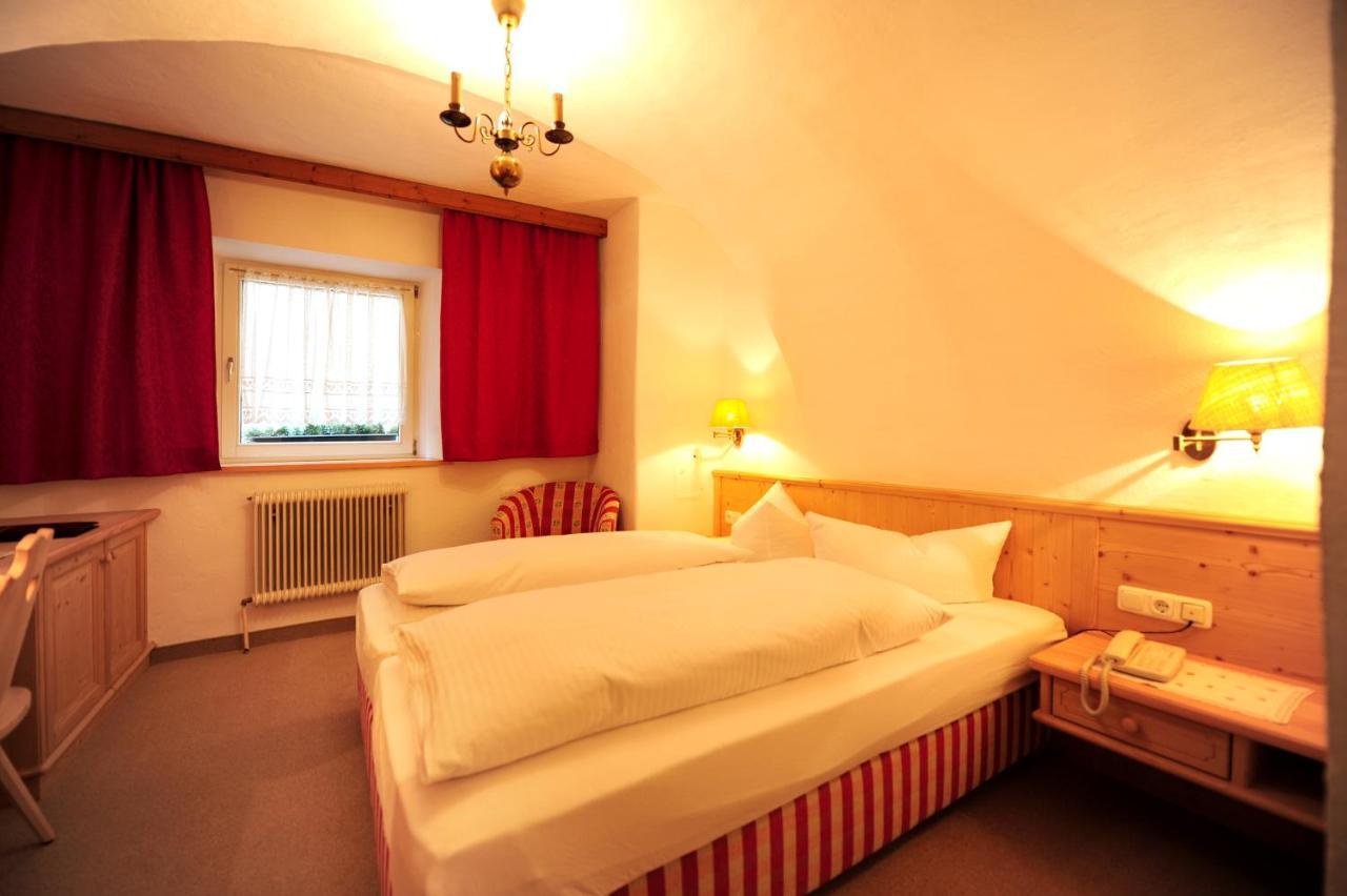 Hotel Krone Matrei am Brenner Eksteriør bilde