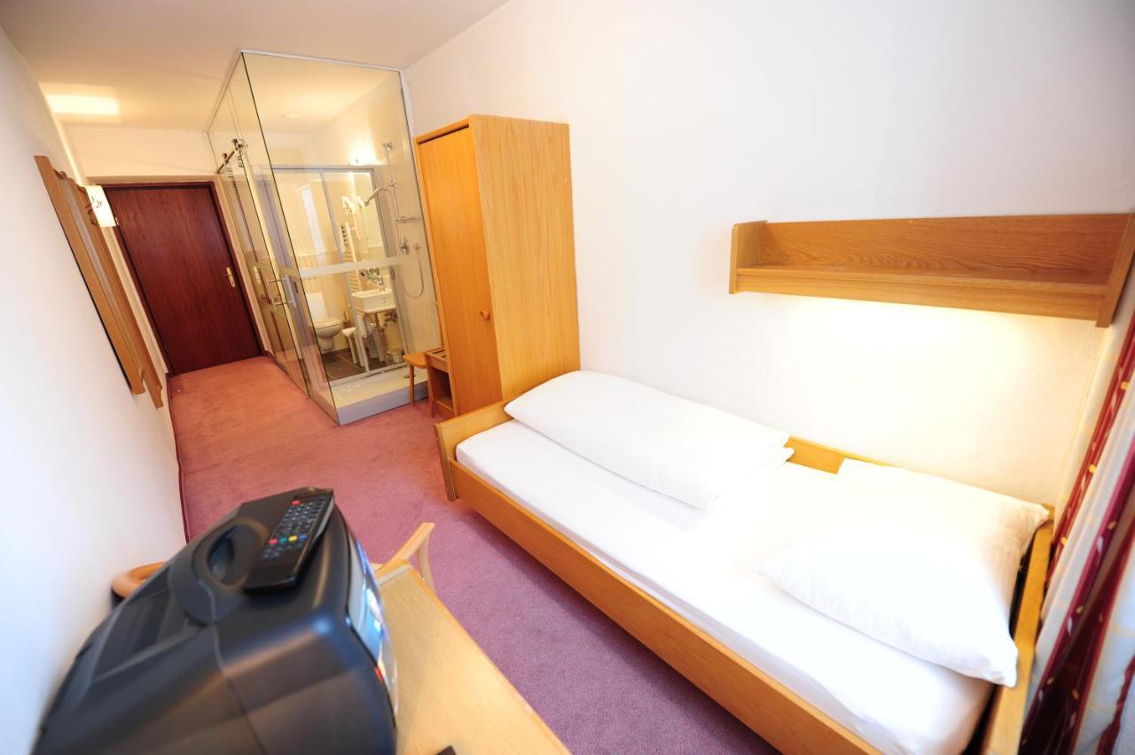 Hotel Krone Matrei am Brenner Eksteriør bilde