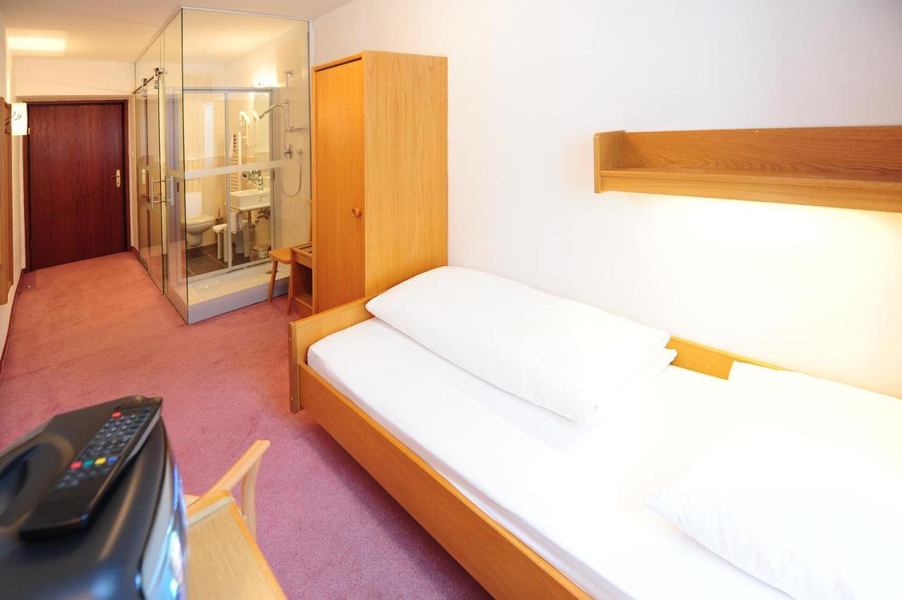 Hotel Krone Matrei am Brenner Eksteriør bilde