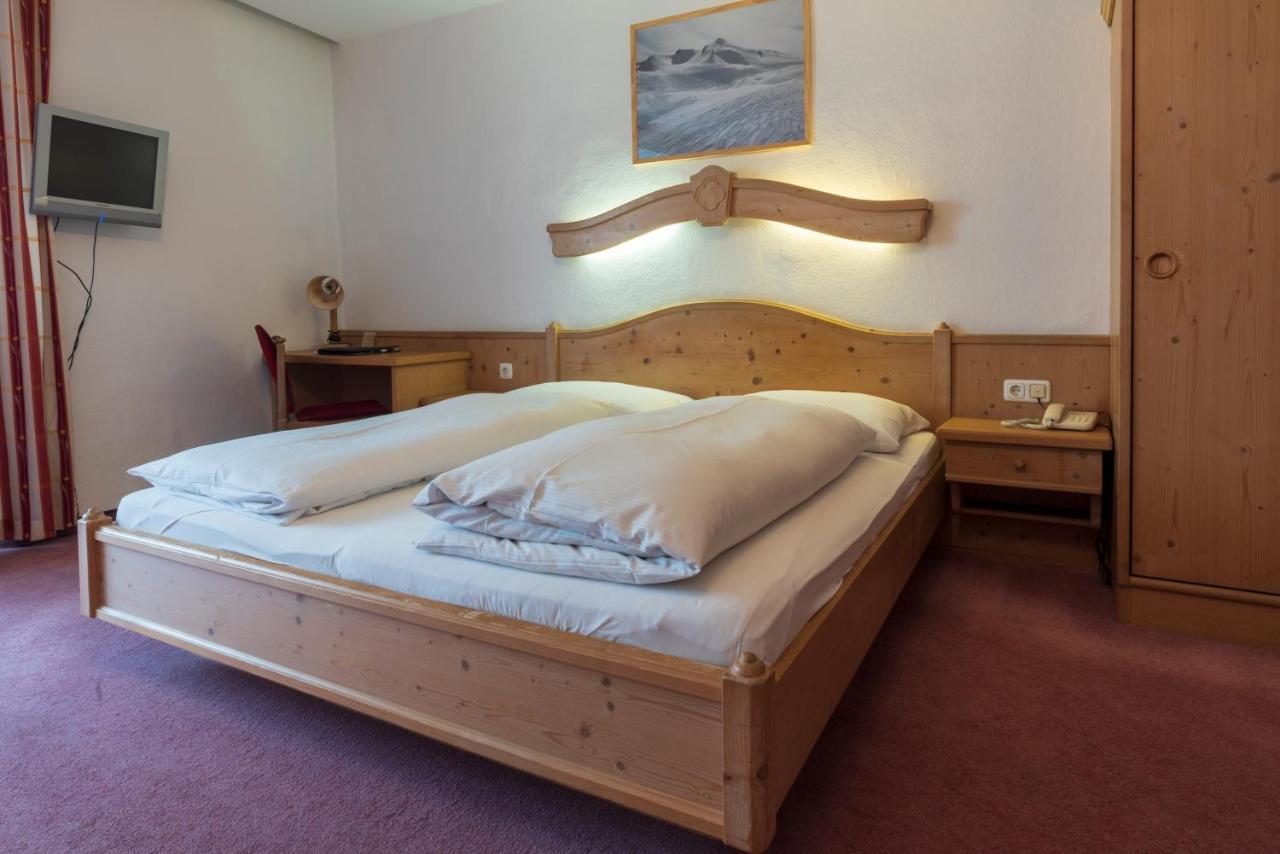 Hotel Krone Matrei am Brenner Eksteriør bilde